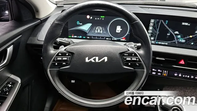 Kia EV6 2023 — фото 13