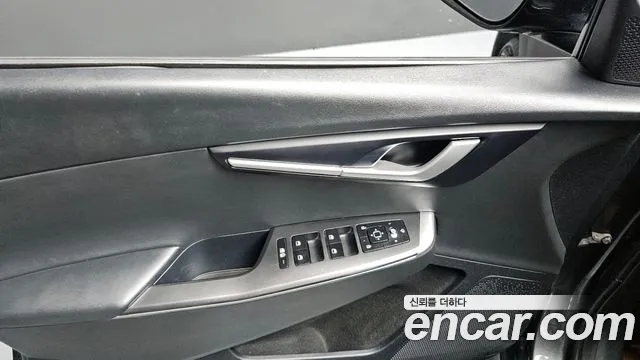 Kia EV6 2023 — фото 17