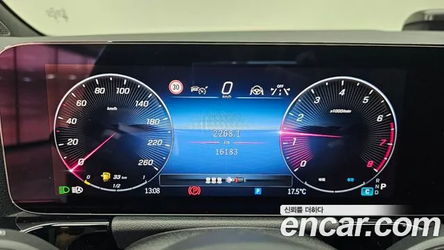 Mercedes-Benz GLA-Class 2025 — фото 8