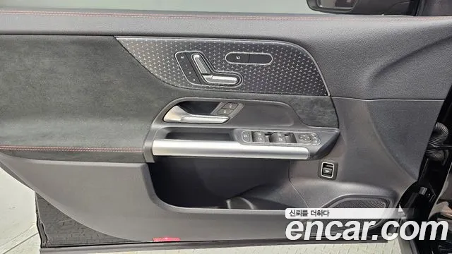 Mercedes-Benz GLA-Class 2025 — фото 12