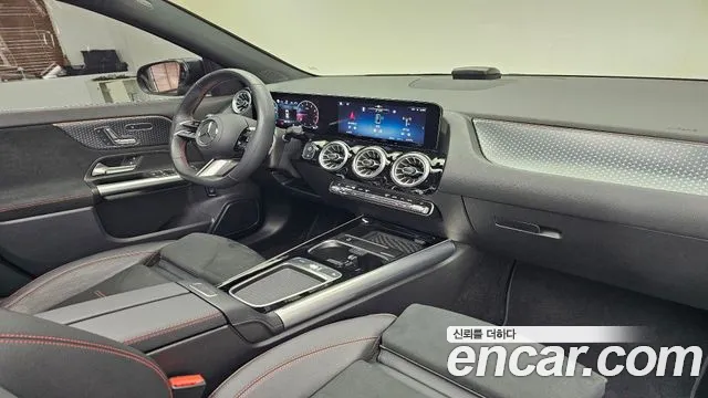 Mercedes-Benz GLA-Class 2025 — фото 13