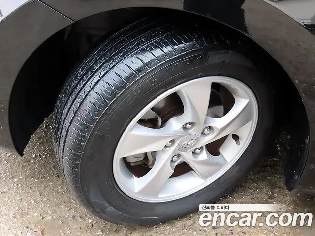 Hyundai AVANTE 2014 — фото 17