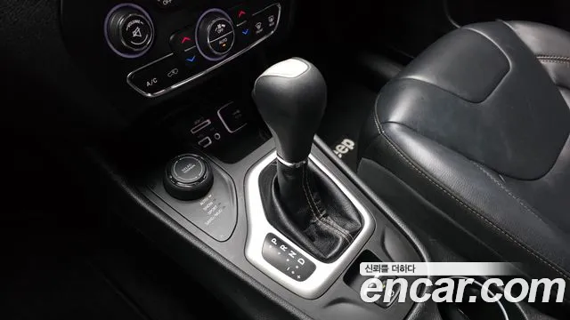 Jeep Cherokee 2017 — фото 9