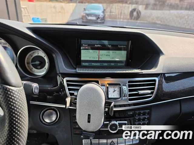 Mercedes-Benz E-Class 2015 — фото 20