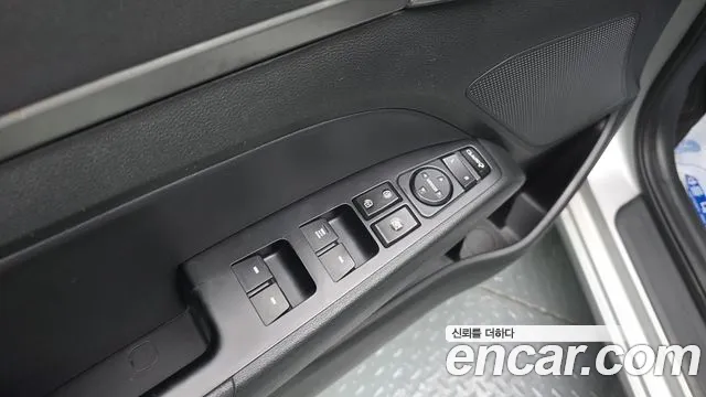 Hyundai AVANTE 2016 — фото 14