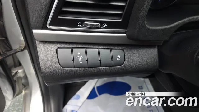 Hyundai AVANTE 2016 — фото 15