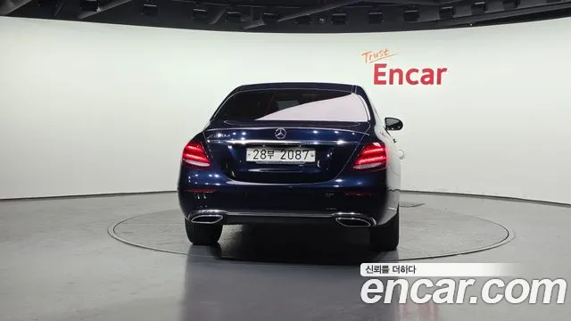 Mercedes-Benz E-Class 2017 — фото 4