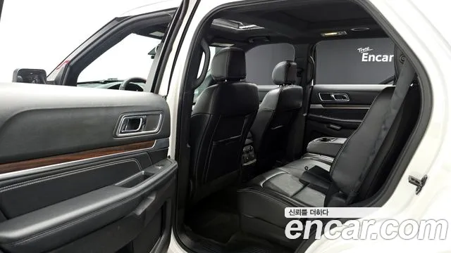 Ford Explorer 2017 — фото 12