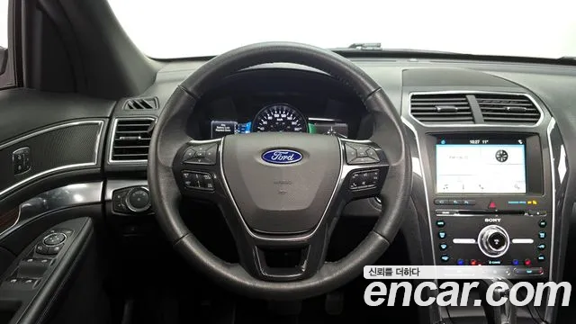 Ford Explorer 2017 — фото 13