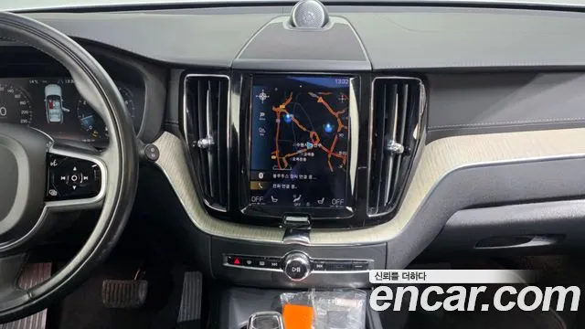 Volvo XC60 2021 — фото 14
