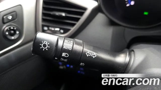 Hyundai Veloster 2017 — фото 18