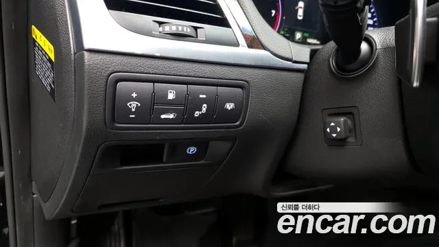 Hyundai Genesis 2016 — фото 12