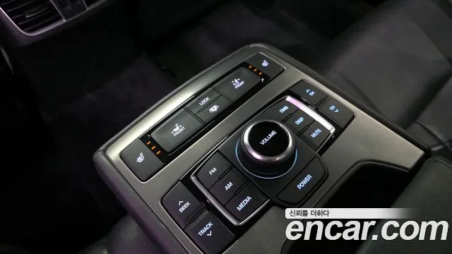 Hyundai Genesis 2016 — фото 19