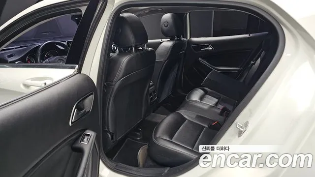 Mercedes-Benz GLA-Class 2018 — фото 12