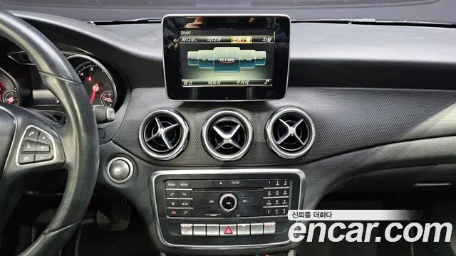 Mercedes-Benz GLA-Class 2018 — фото 14