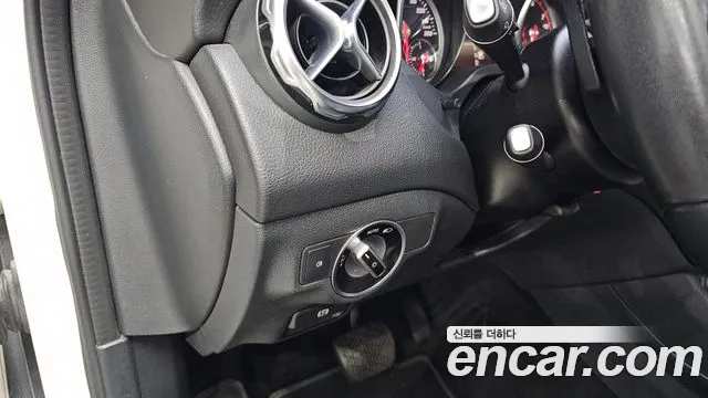 Mercedes-Benz GLA-Class 2018 — фото 18
