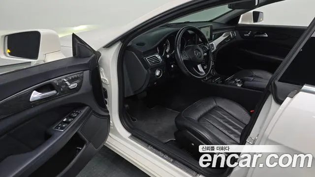 Mercedes-Benz CLS-Class 2016 — фото 11