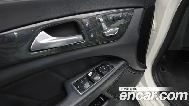 Mercedes-Benz CLS-Class 2016 — фото 17