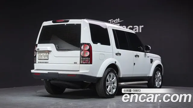 Land Rover Discovery 2016 — фото 1