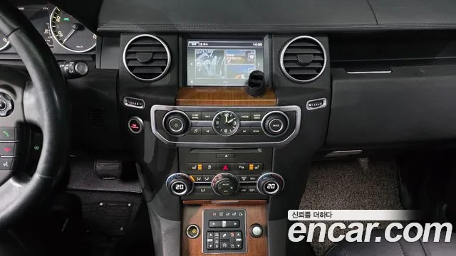 Land Rover Discovery 2016 — фото 13