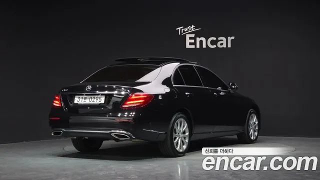 Mercedes-Benz E-Class 2017 — фото 2