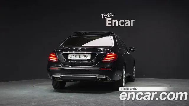 Mercedes-Benz E-Class 2017 — фото 4