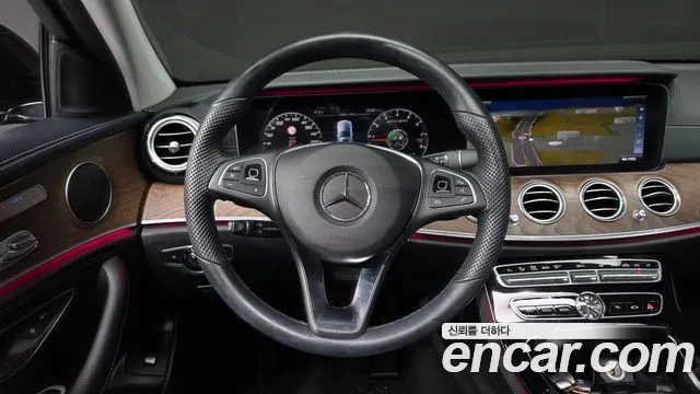 Mercedes-Benz E-Class 2017 — фото 13