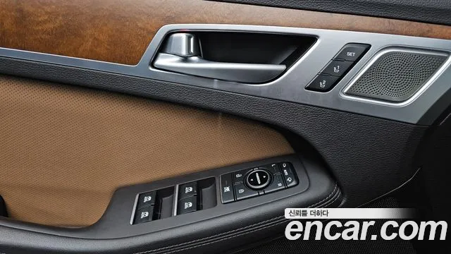 Genesis G80 2017 — фото 12