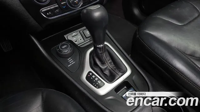 Jeep Cherokee 2017 — фото 9
