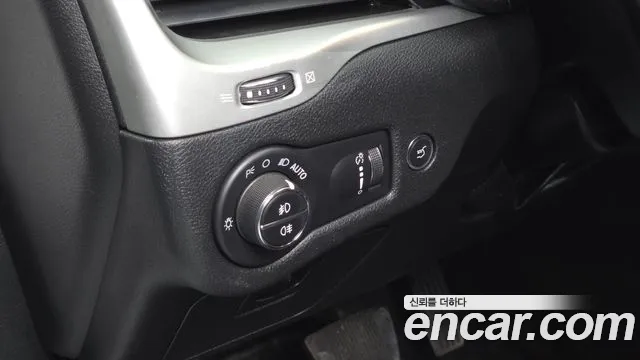 Jeep Cherokee 2017 — фото 16