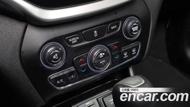 Jeep Cherokee 2017 — фото 18