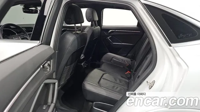 Audi Q3 2023 — фото 17