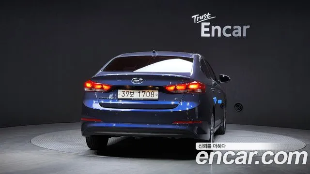 Hyundai AVANTE 2018 — фото 4