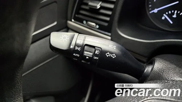 Hyundai AVANTE 2018 — фото 13