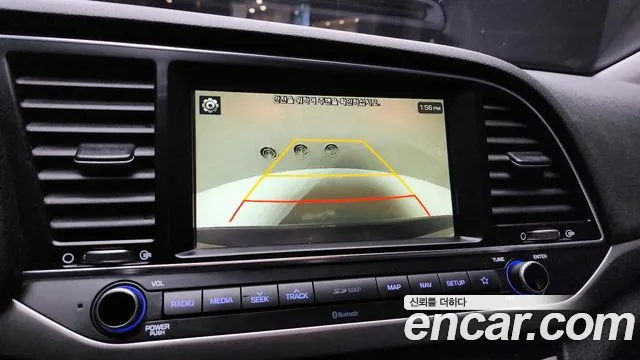Hyundai AVANTE 2018 — фото 15