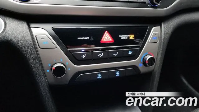Hyundai AVANTE 2018 — фото 16
