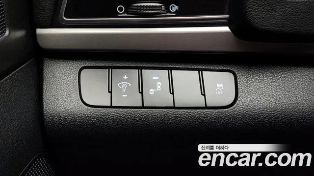 Hyundai AVANTE 2018 — фото 17