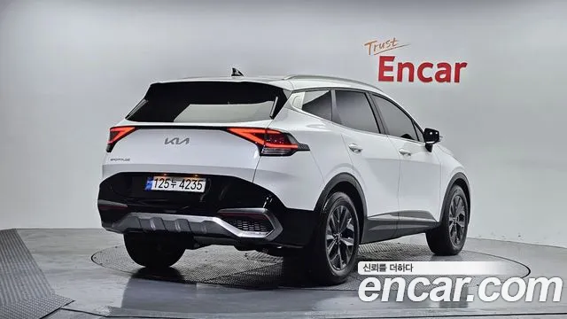 Kia Sportage 2023 — фото 2