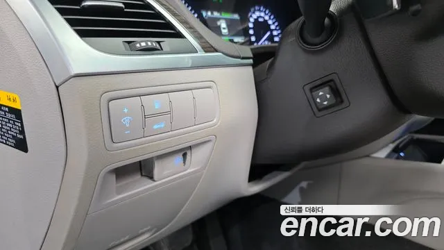 Genesis G80 2017 — фото 13