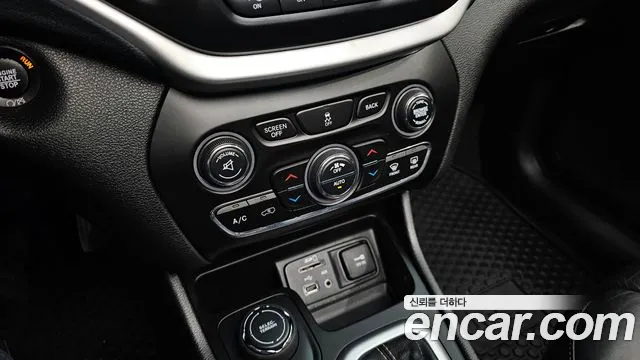Jeep Cherokee 2018 — фото 17