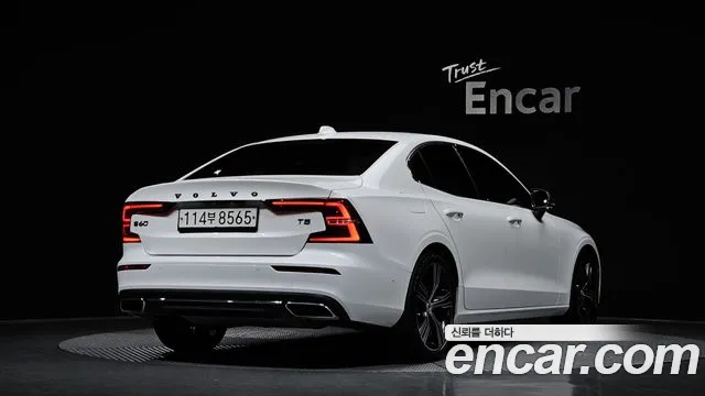 Volvo S60 2020 — фото 2