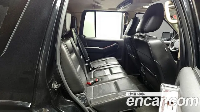 Ford Explorer 2010 — фото 11