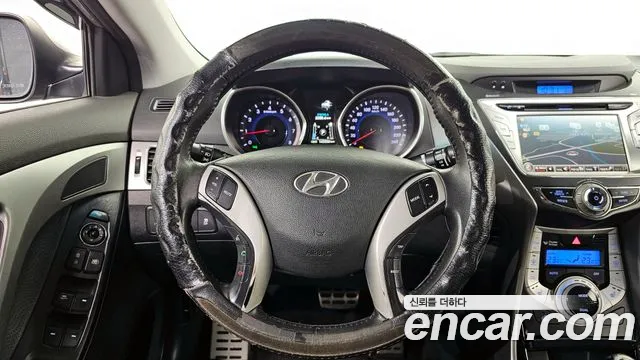 Hyundai AVANTE 2011 — фото 13