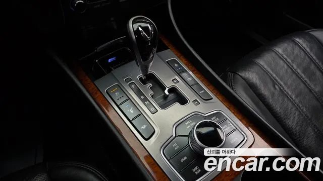 Hyundai Equus 2012 — фото 9