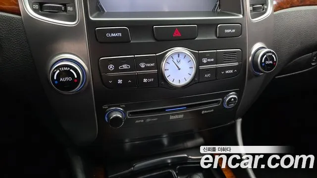 Hyundai Equus 2012 — фото 16