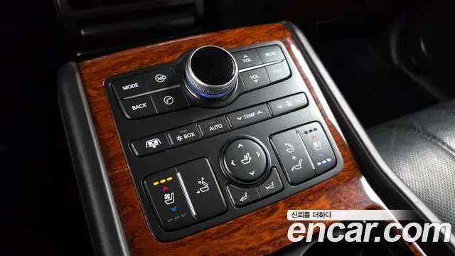 Hyundai Equus 2012 — фото 19