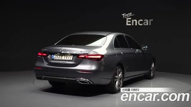 Mercedes-Benz E-Class 2022 — фото 2