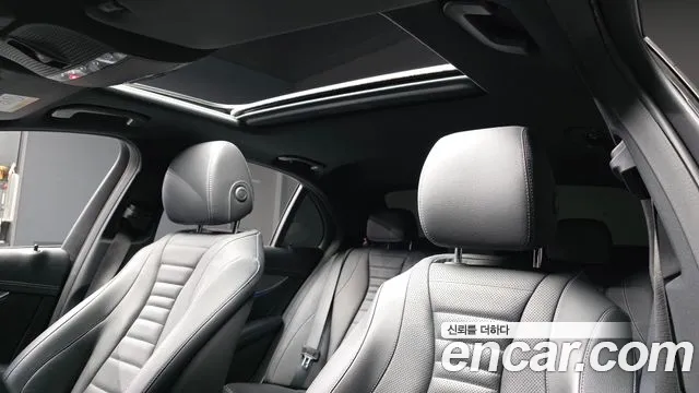Mercedes-Benz E-Class 2022 — фото 19
