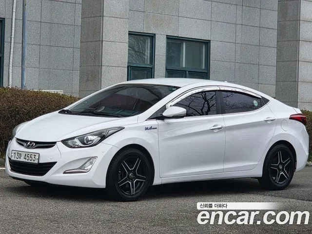 Hyundai AVANTE 2015 — фото 1