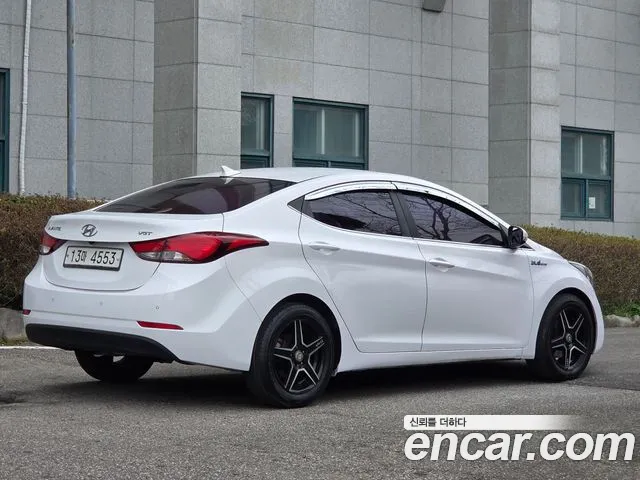 Hyundai AVANTE 2015 — фото 2